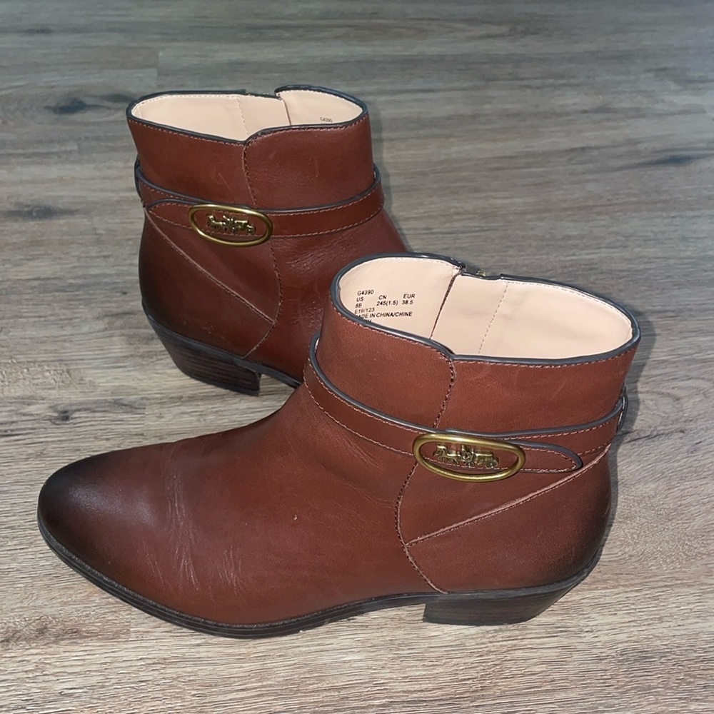Coach brown leather boots 🥾 size 8B - Picture 2 of 10
